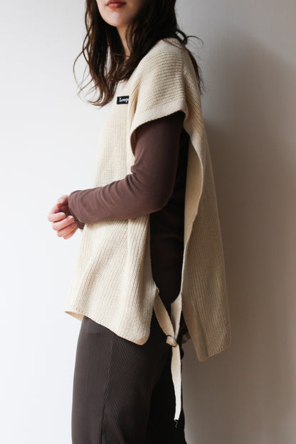 OVER KNIT VEST