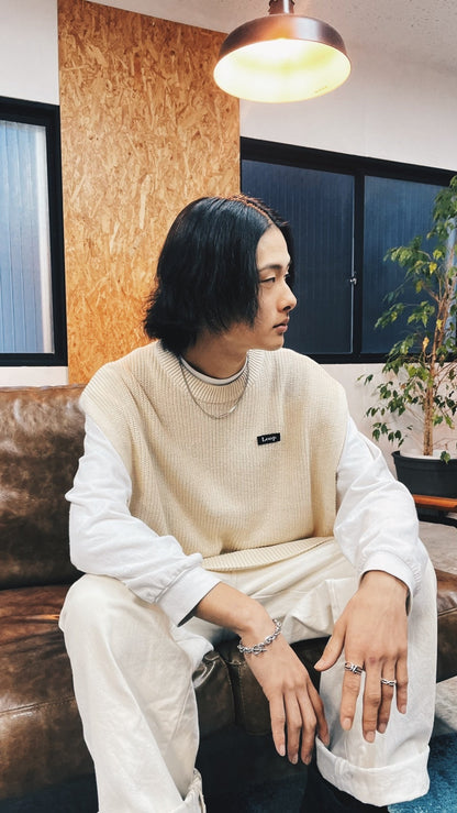 OVER KNIT VEST