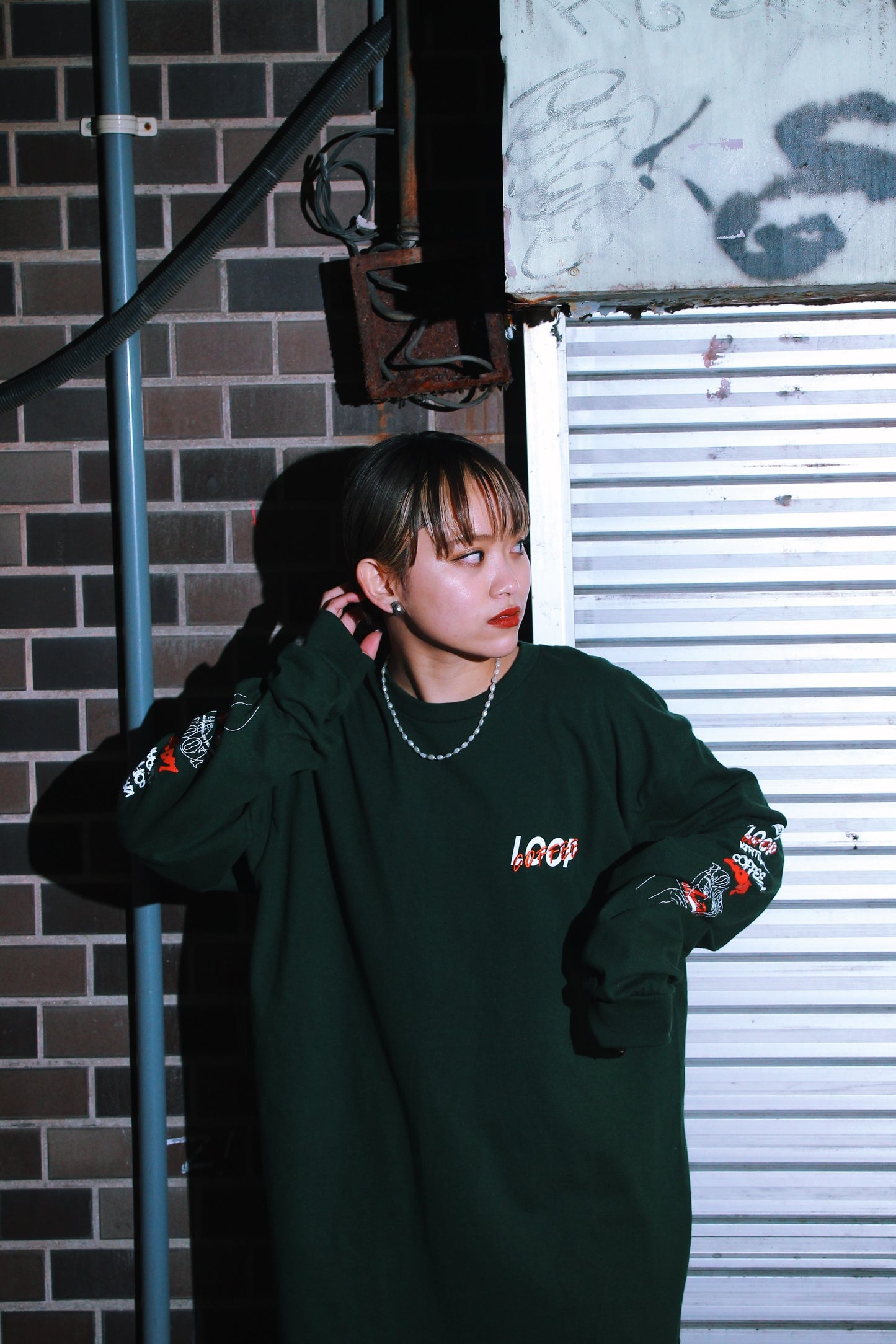 MIX GRAPHICS LONG T-SHIRT