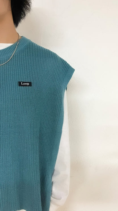 OVER KNIT VEST
