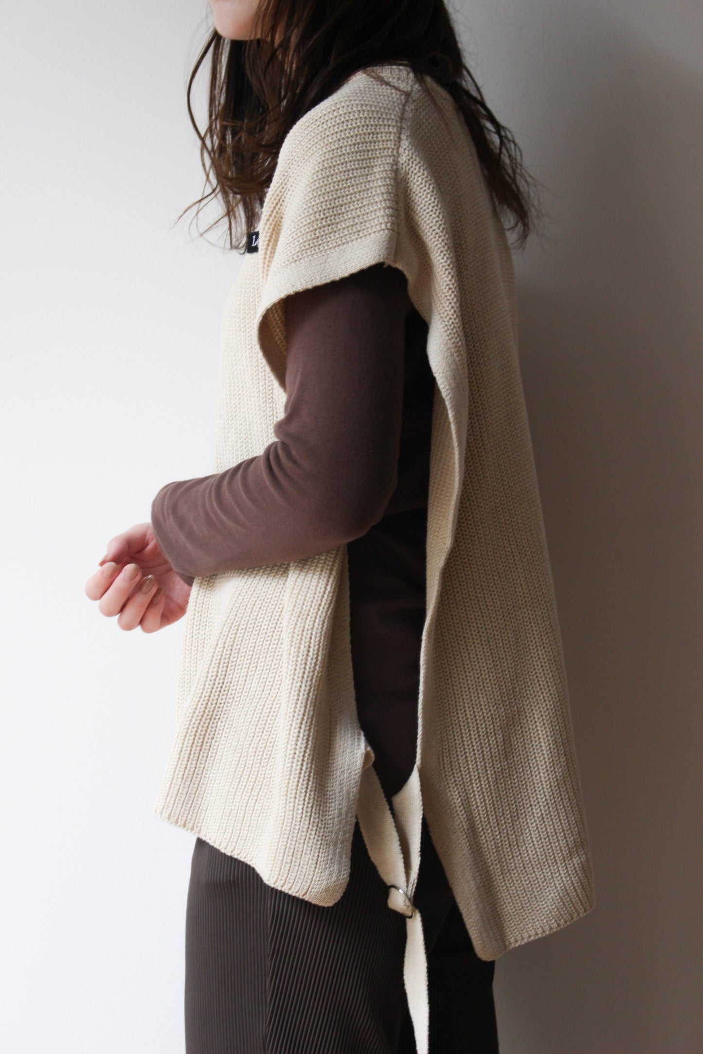 OVER KNIT VEST