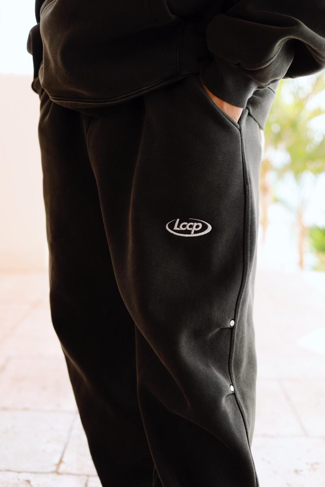 WIDE FLARE SWEAT PANTS
