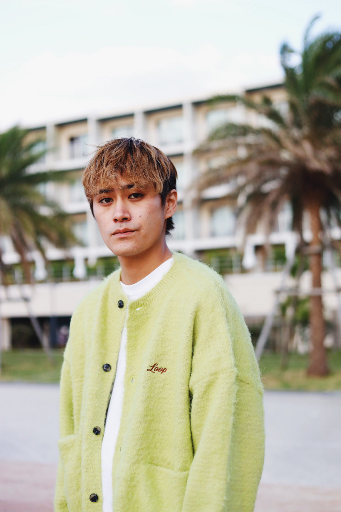 CREW NECK KNIT CARDIGAN